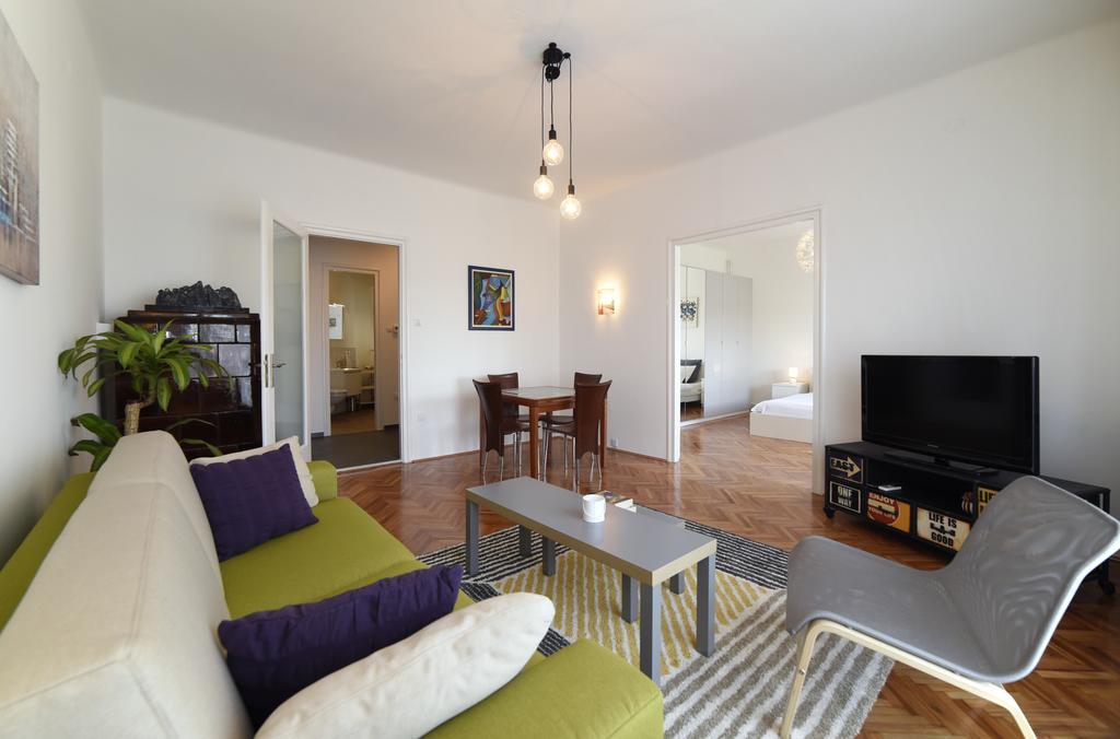 Apartment Sunny Загреб Экстерьер фото